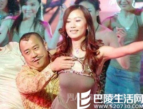 曾志伟酒后向女星伸咸猪手 曾志伟酒后向女星伸咸猪手