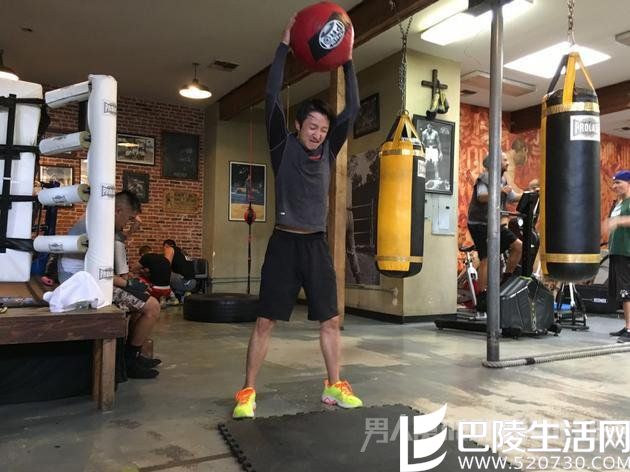 皱市明微博配图