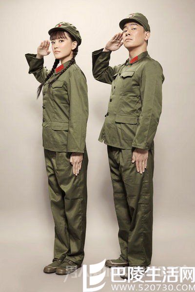 陈小春应采儿立正姿势婚照