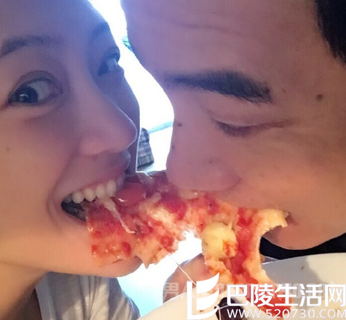 应采儿与陈小春不忘秀恩爱