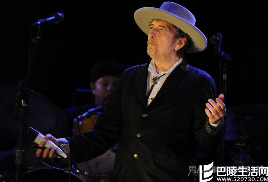 鲍勃迪伦获诺奖