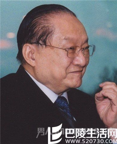 金庸第一任妻子是谁 金庸第一任妻子是谁