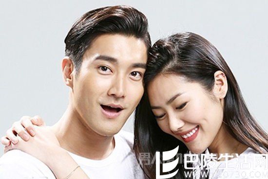 刘雯笑容惊艳崔始源