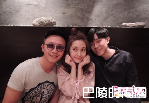  杨丞琳晒与朋友合照 网友重点都在吴青峰