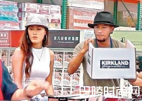 张震岳跟老婆照片
