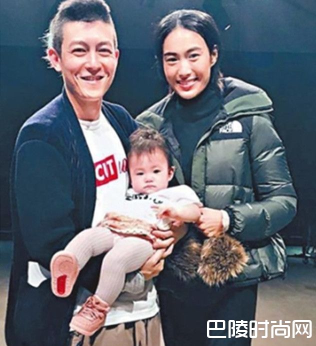 爆两人孩子照片