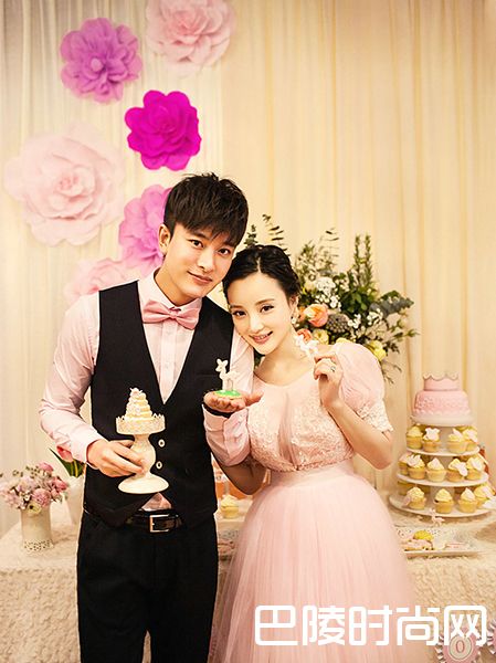 贾乃亮夫妇照片