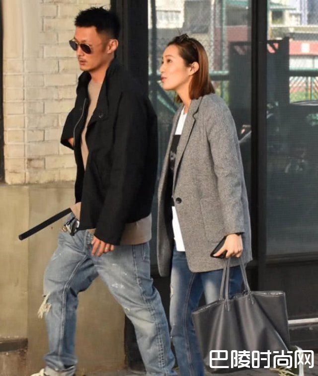 余文乐晒逛街照片