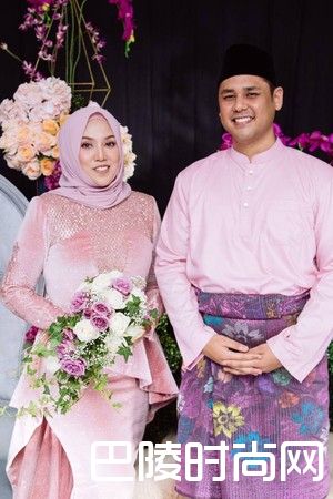 茜拉与老公结婚照