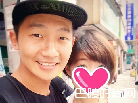 蔡昌宪与未婚妻自拍照