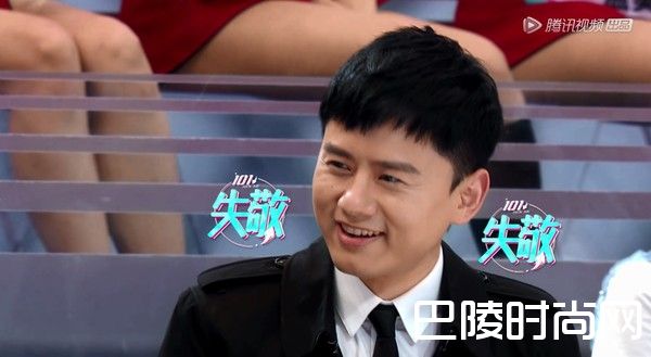 张杰微微笑回应