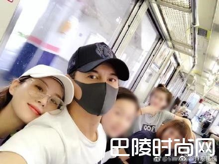 刘诗诗吴奇隆自拍照