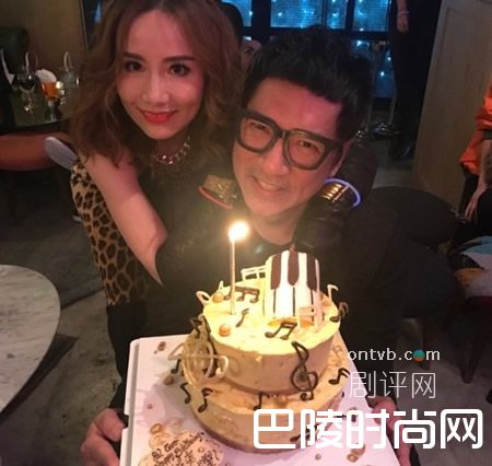 单立文与老婆照片