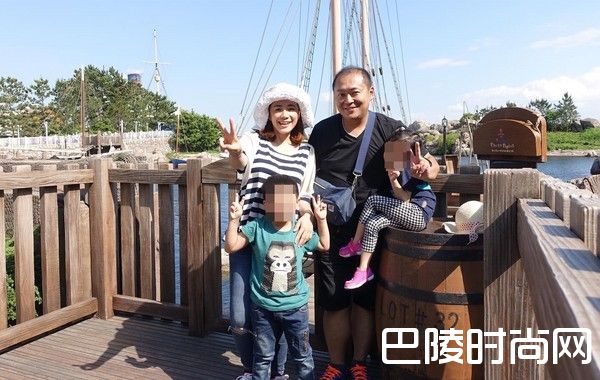 柯以柔与老公孩子照片