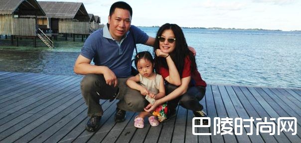 黄有龙一家照片