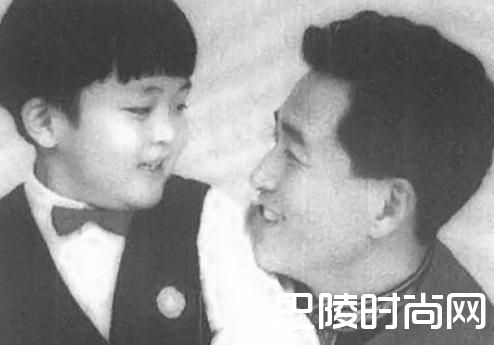 王志飞与儿子照片