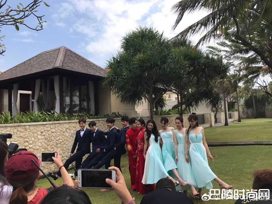 付辛博颖儿伴郎伴娘照片