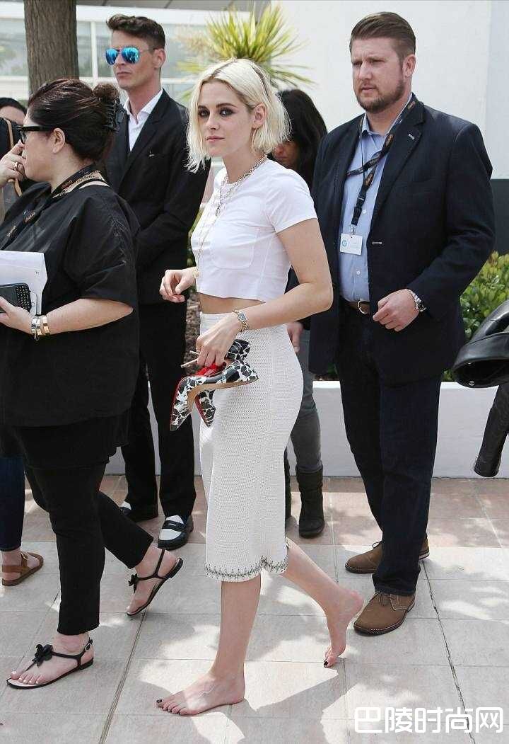 暮光女经常光脚走