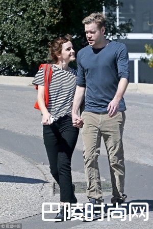 艾玛与男友逛街