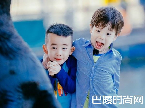 嗯哼、Jasper照片