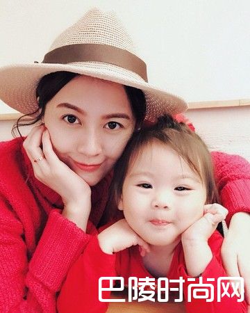 陈佩佩和女儿照片