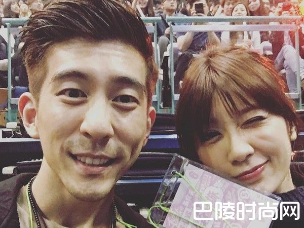 贾静雯修泽楷照片