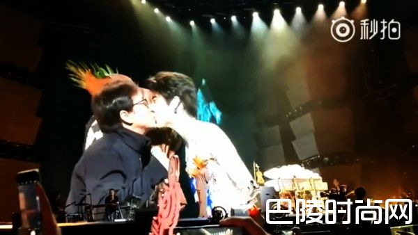 王力宏成龙激吻