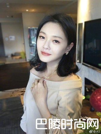 大S自拍素颜照片