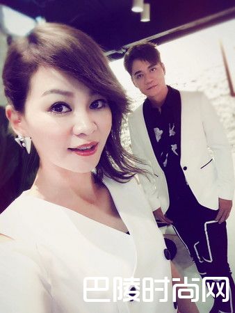 陈随意和老婆照片