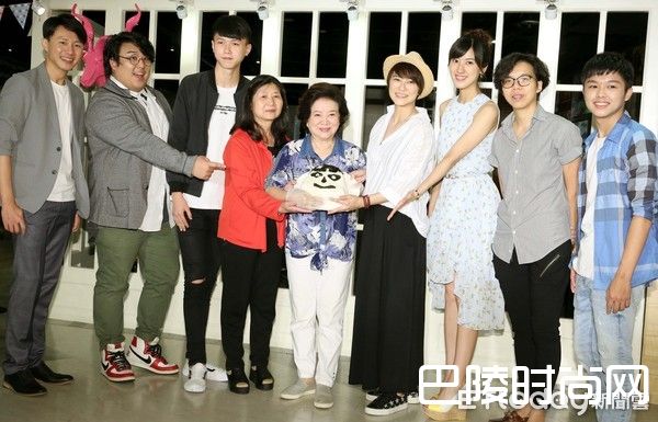 章家瑄家人照片