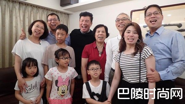 曾国城和家人照片