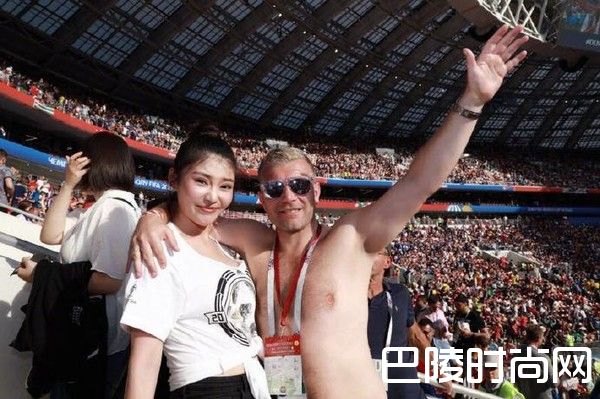 徐冬冬球迷合照