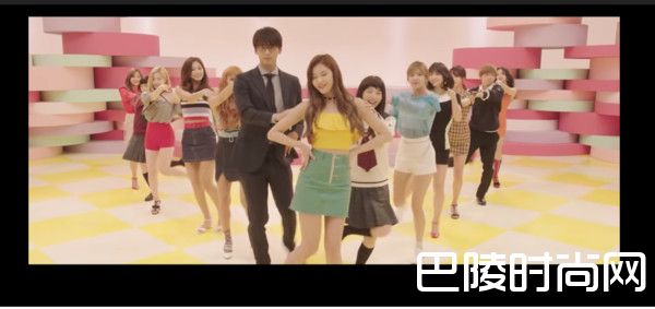 竹内凉真、滨边美波和TWICE一起跳