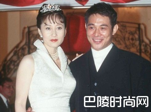 李连杰与老婆利智照片