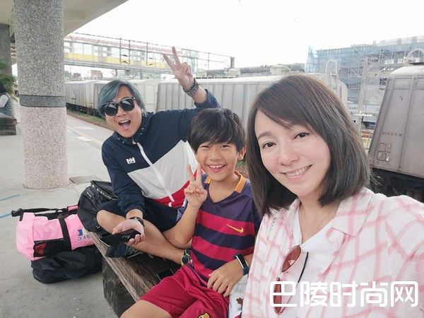 王仁甫季芹和儿子照片