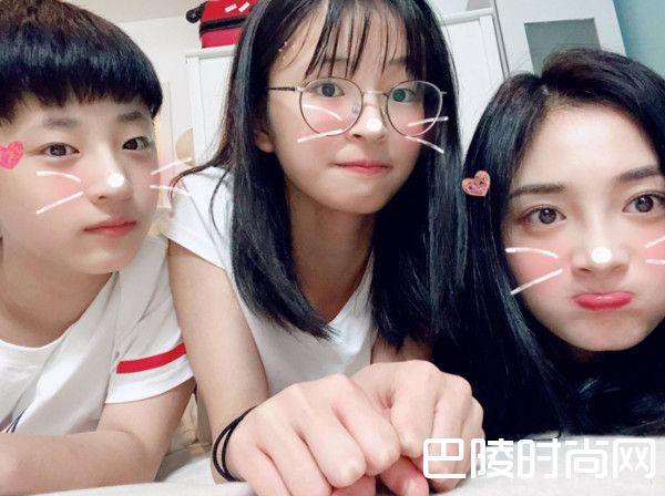 周洁琼和弟妹照片