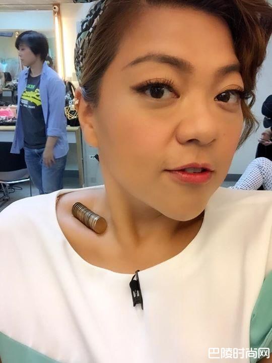 杜诗梅年轻照片