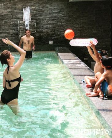 张景岚泳装写真