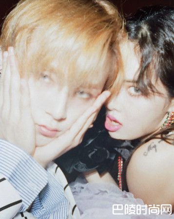 E&rsquo;dawn和泫雅照片