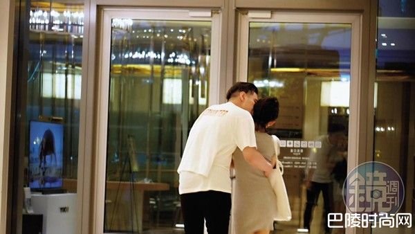 吴婉君和男友照片