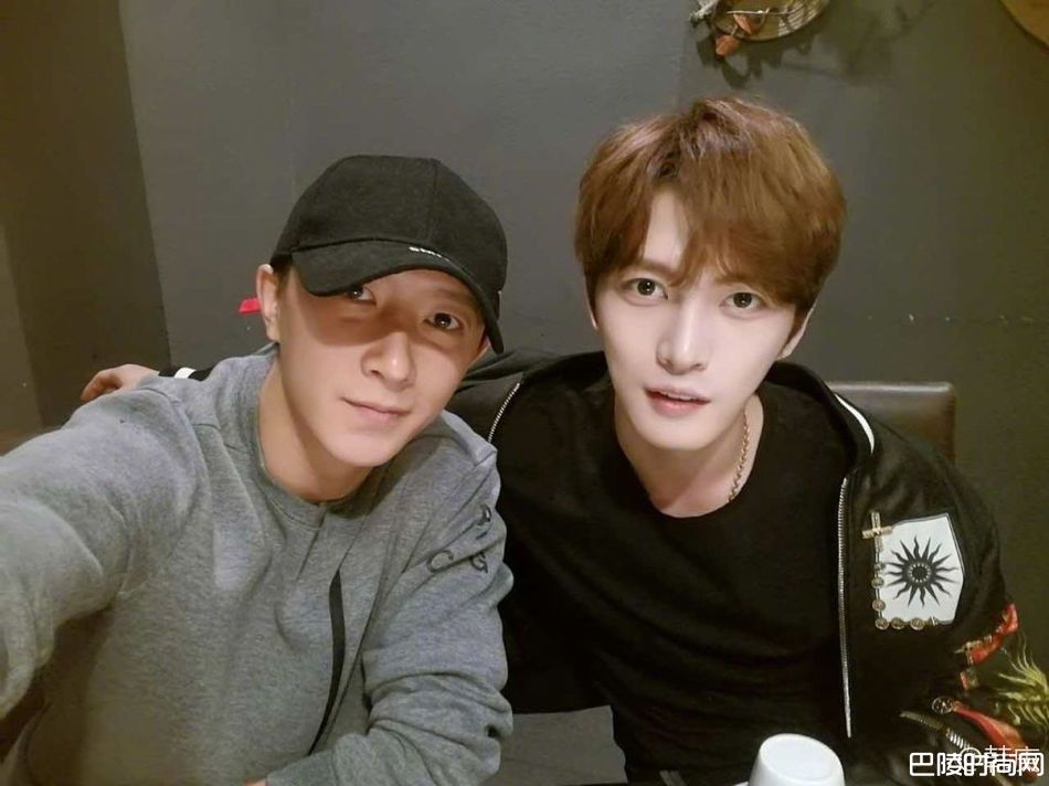 韩庚金在中照片