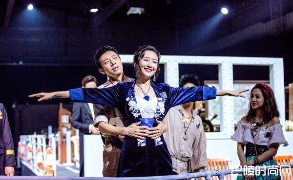 撒贝宁王鸥照片