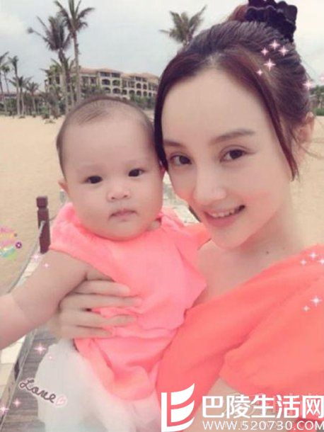 微博晒爱女百日照