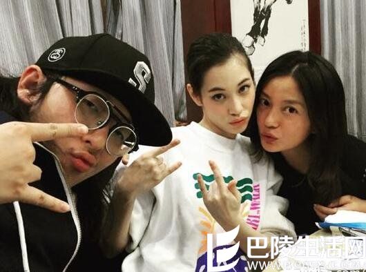 赵薇和水原希子 赵薇和水原希子