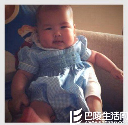 　林熙蕾：微博晒女儿百日照