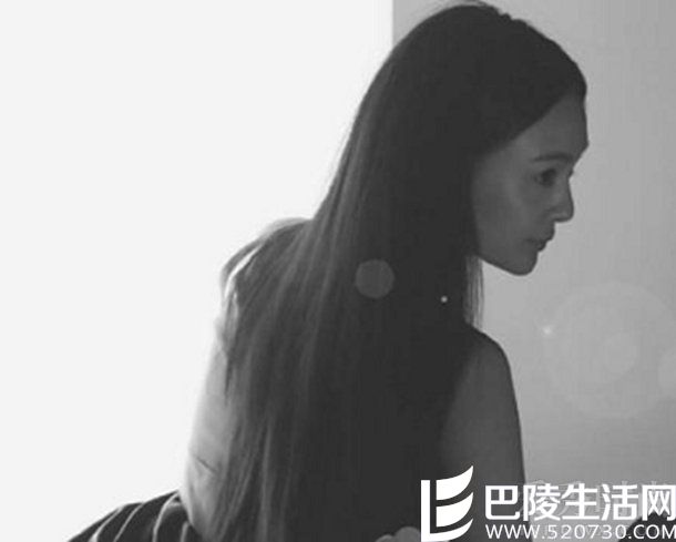 　网曝郑爽妩媚照