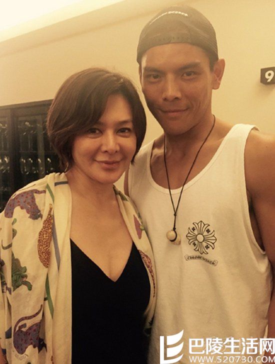 向佐与母亲 向佐与母亲