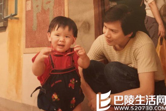 向华强与儿子合影