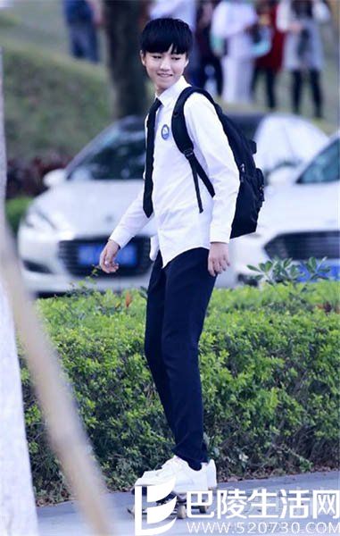 王俊凯:我还小呢 王俊凯:我还小呢