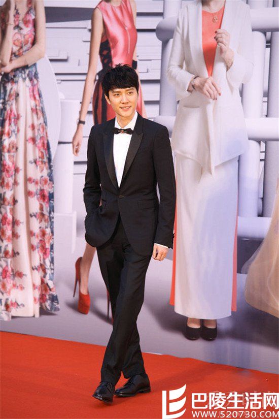 冯绍峰父母是富豪 冯绍峰父母是富豪